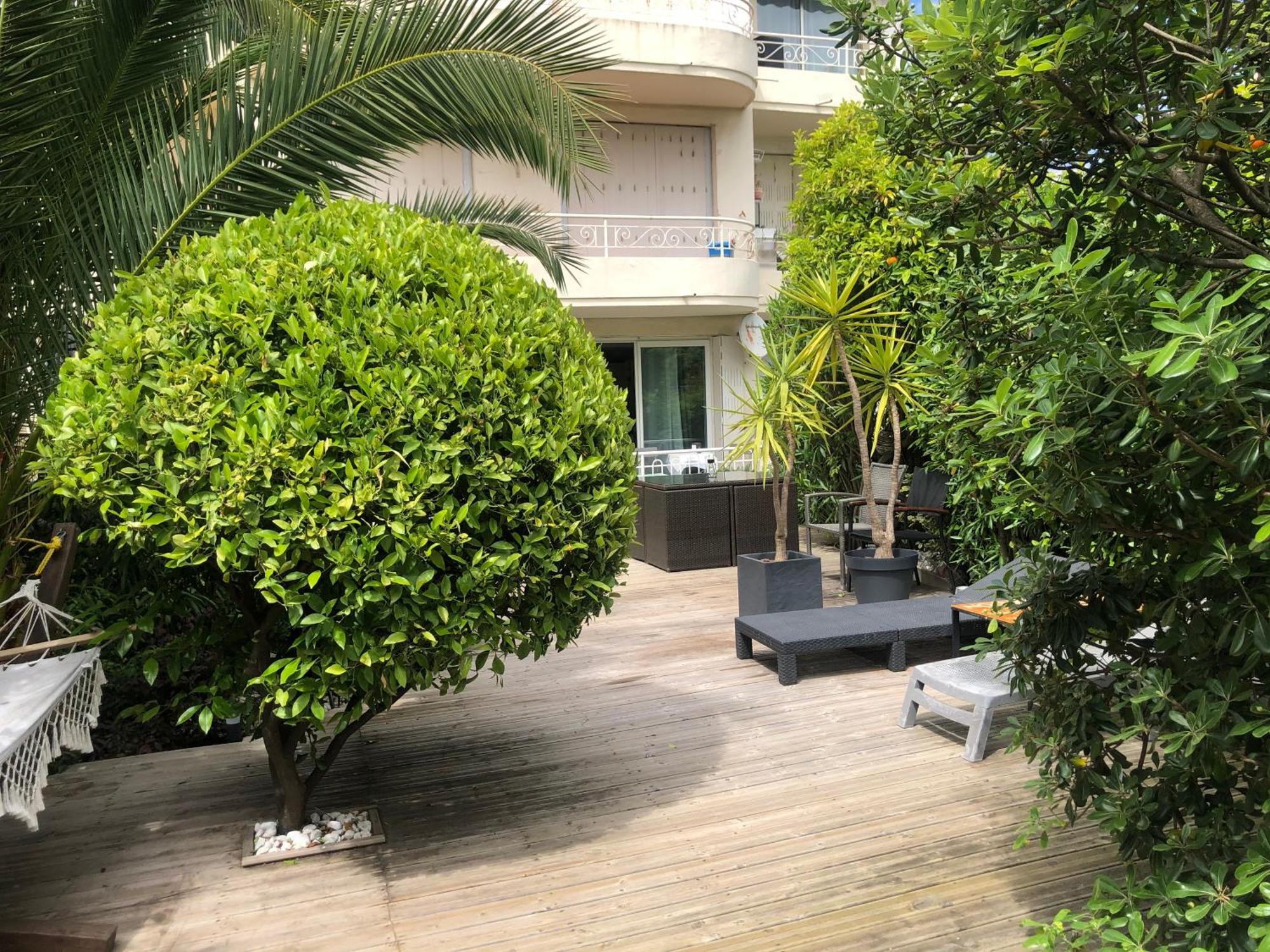 Only 60M To The Beach, 2 Bedroom Cozy Apartment, 80M2 Big Garden, Very Central Cannes Exterior photo