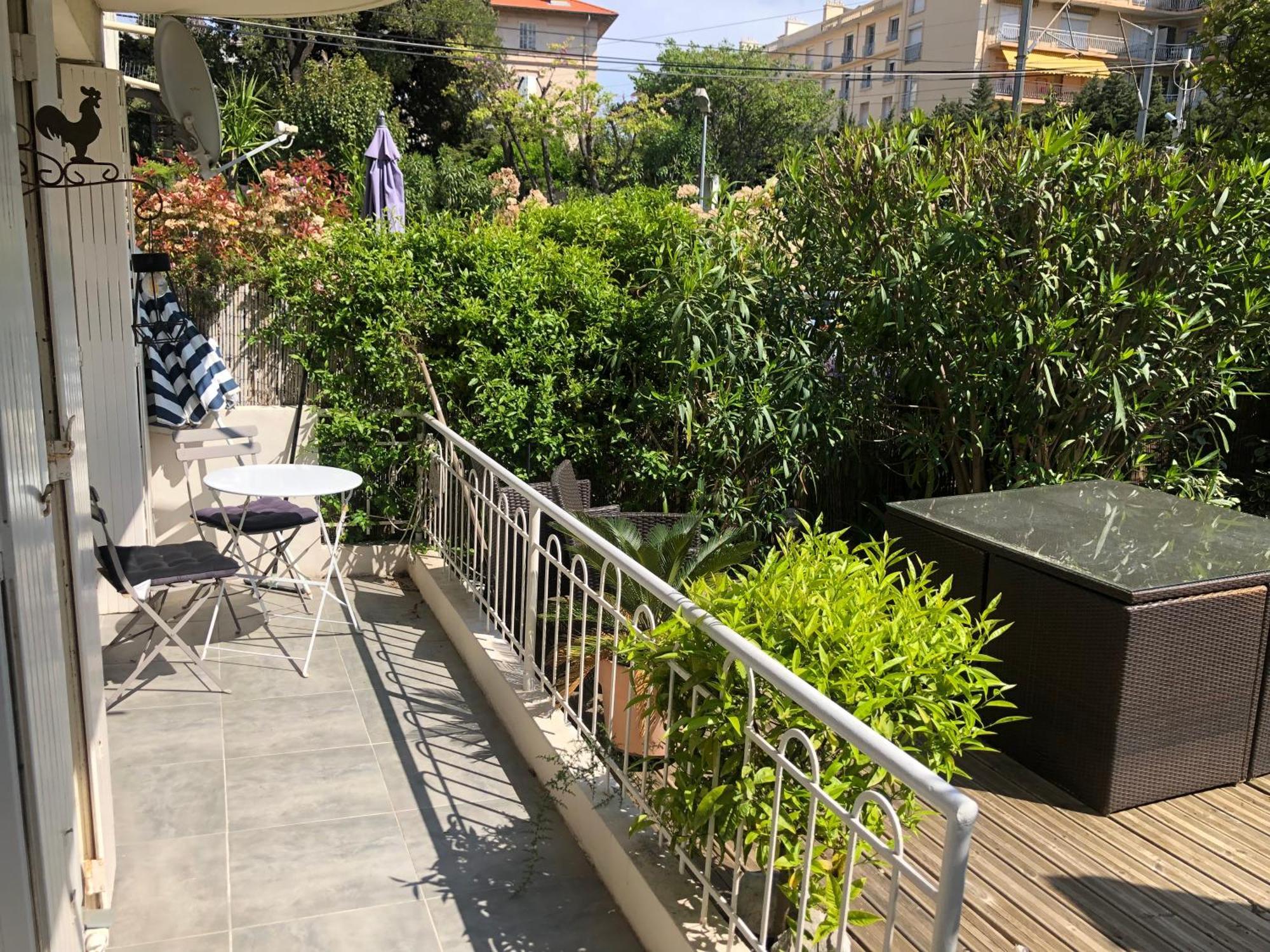 Only 60M To The Beach, 2 Bedroom Cozy Apartment, 80M2 Big Garden, Very Central Cannes Exterior photo